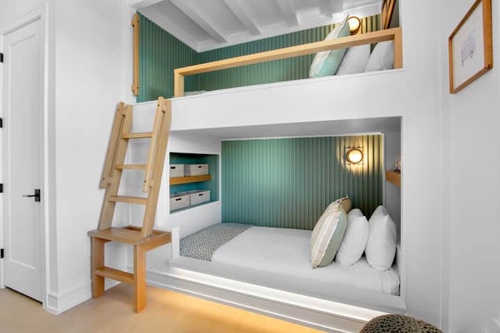 Sestā guļamistaba, divguļamā gulta ar diviem guļamiem līmeņiem