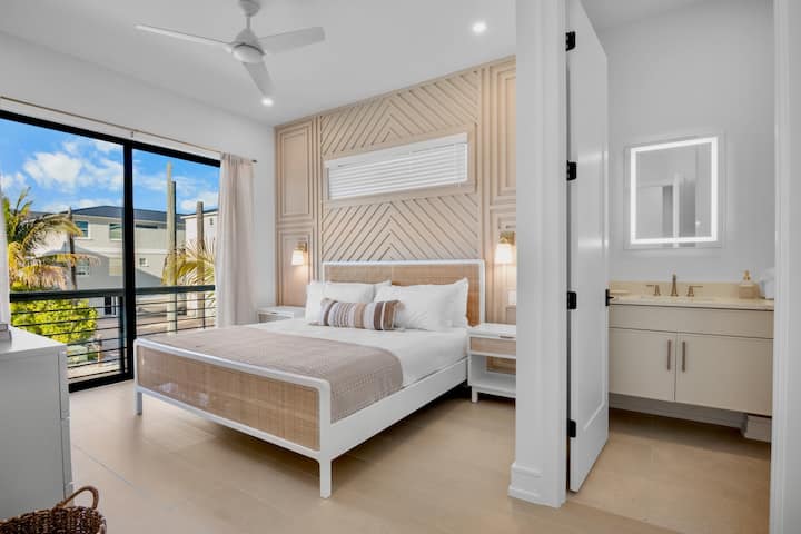 Galvenā guļamistaba, divguļamā gulta (King), gulta (King