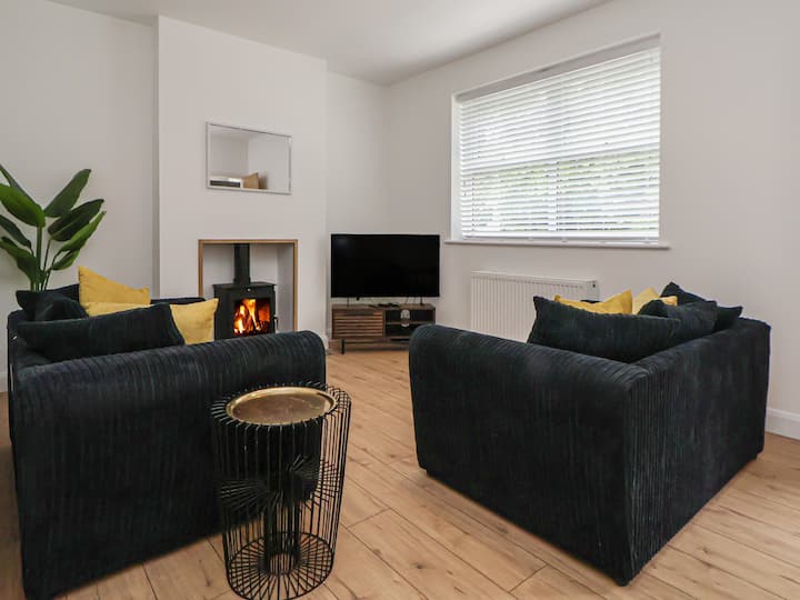 5 Marsh Lane - Mold