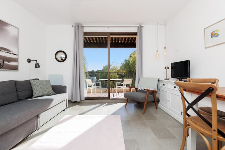 Studio Vue Mer & Piscine – Hauts De Vaugrenier - Villeneuve-Loubet
