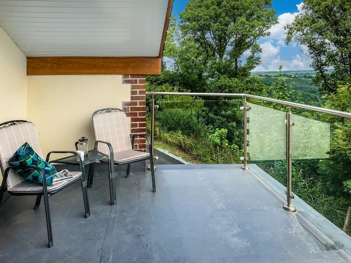 2 Bed In High Bickington (Oc-t28901) - North Devon