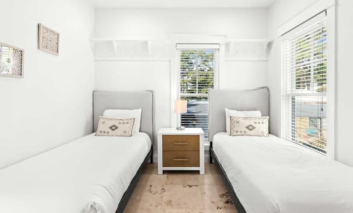 Chumba cha kulala cha 7 (Nyumba ya shambani): Vitanda viwili vya mapacha