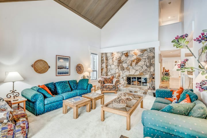 Golf-front 4br With Deck, Game Room & Fireplace - Incline Village, NV