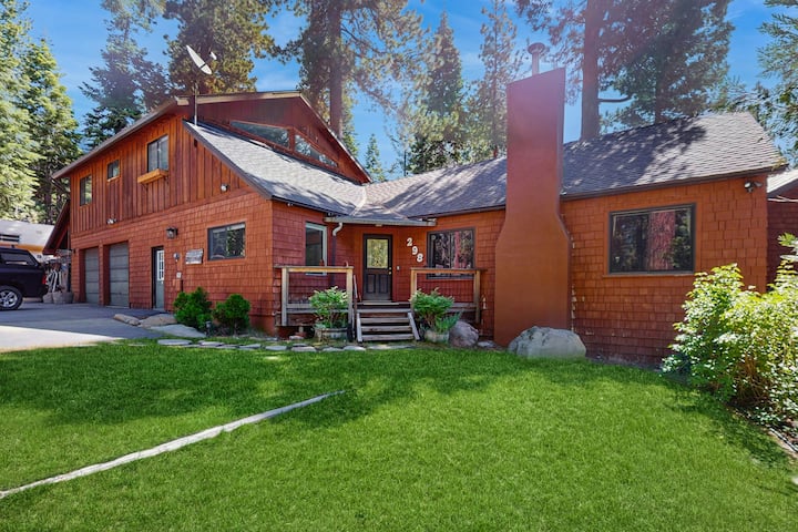 Welcoming 2br Waterview | Fireplace | Deck - Tahoe Vista, CA