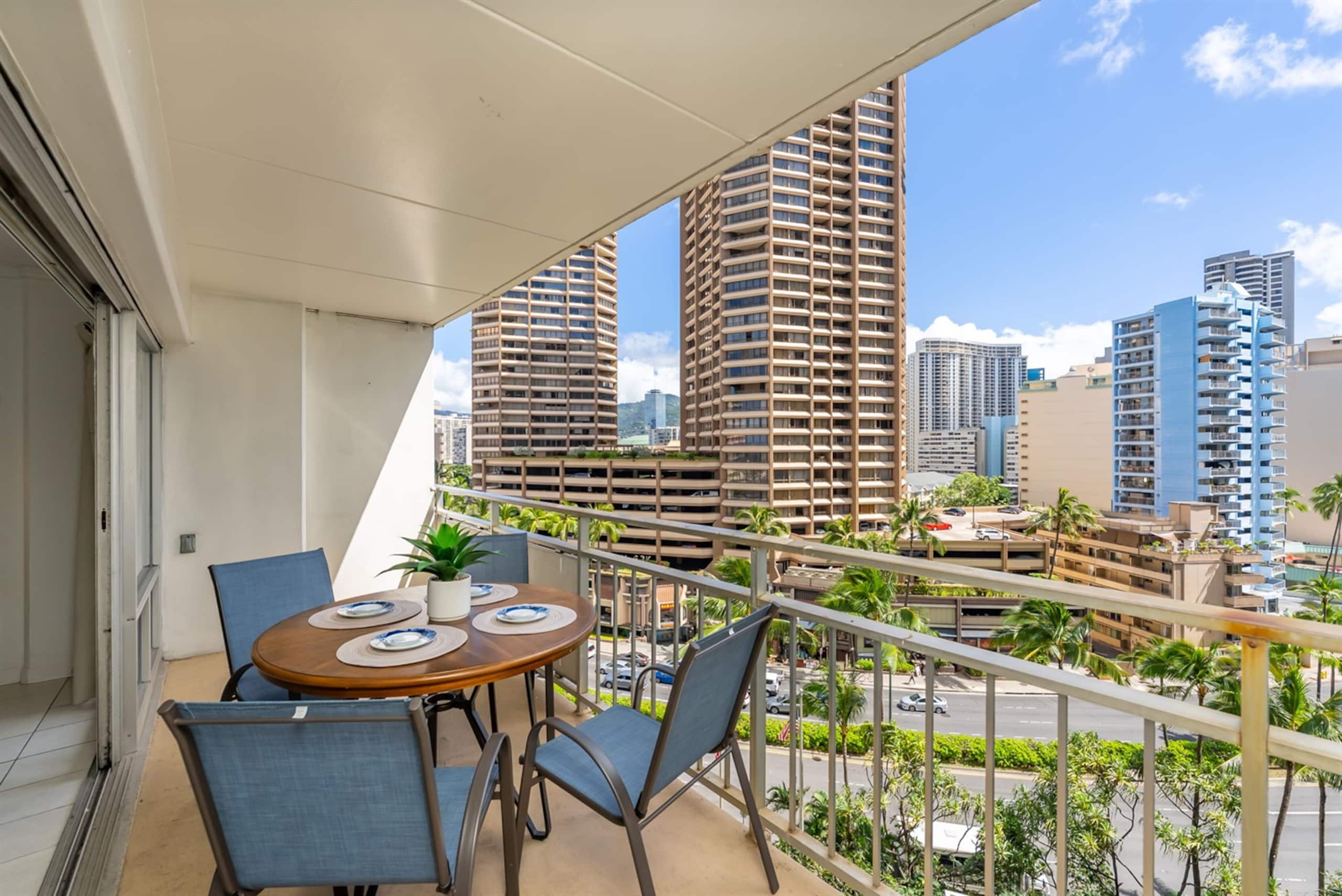 Condo in Honolulu · ★5.0 · 1 bedroom · 2 beds · 1 bath - Image 23