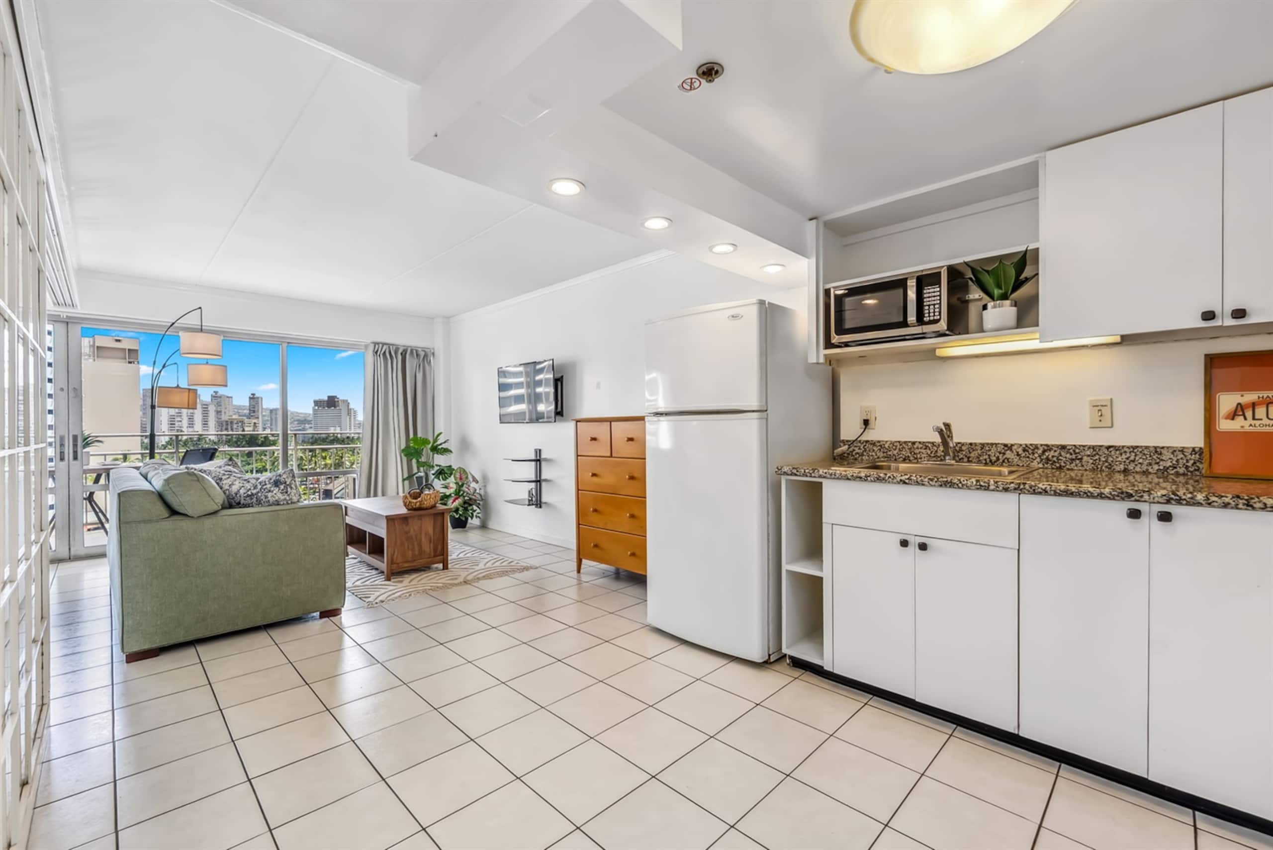 Condo in Honolulu · ★5.0 · 1 bedroom · 2 beds · 1 bath - Image 7