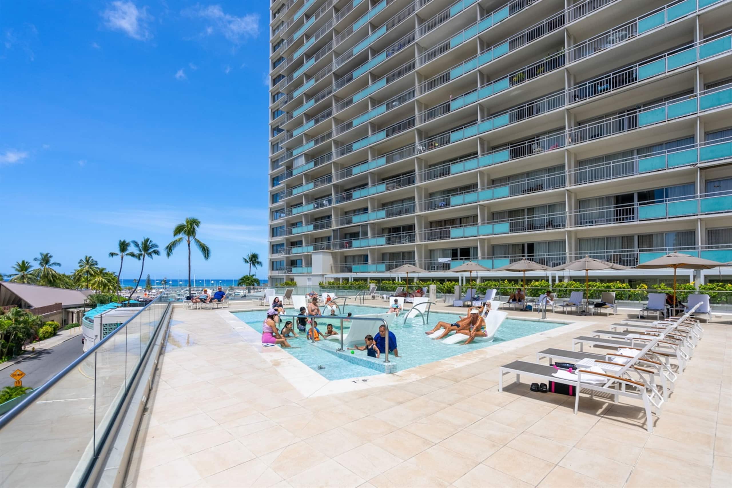 Condo in Honolulu · ★5.0 · 1 bedroom · 2 beds · 1 bath - Image 32