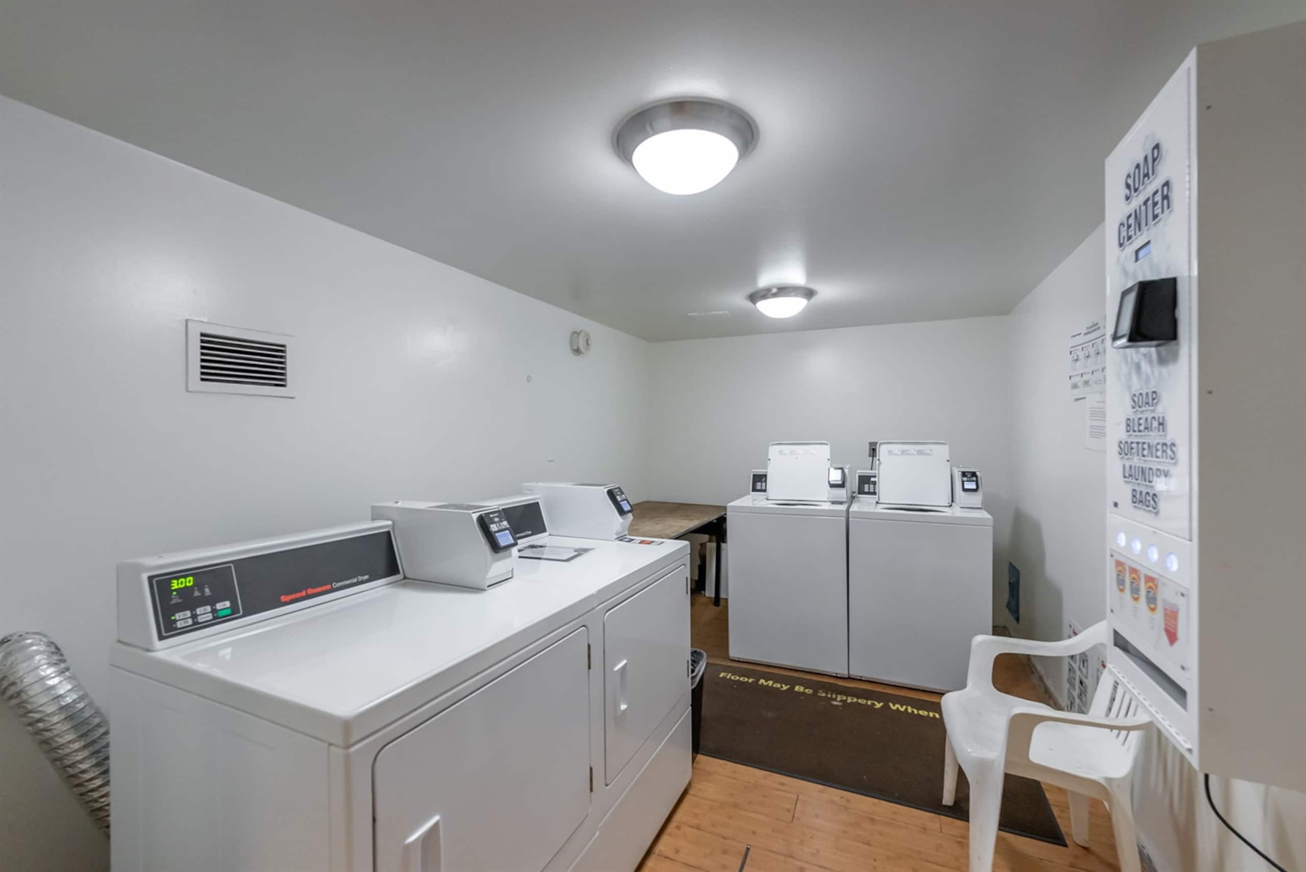 Condo in Honolulu · ★5.0 · 1 bedroom · 2 beds · 1 bath - Image 38