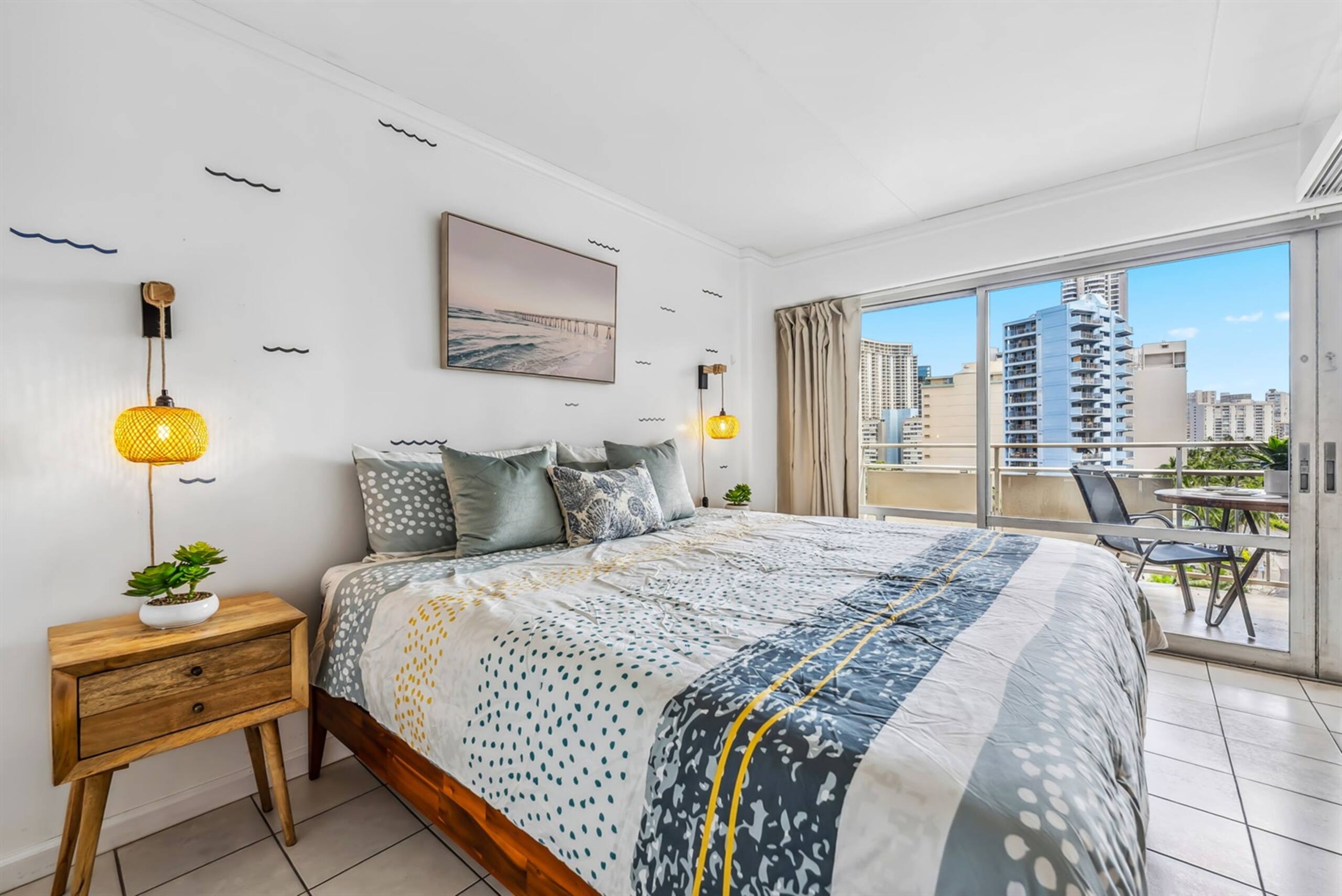 Condo in Honolulu · ★5.0 · 1 bedroom · 2 beds · 1 bath - Image 1