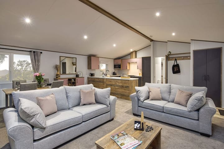 Laurel Spa, Woodland Lakes - Thirsk