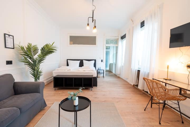 Zentrale Wohnung Koblenz | Küche | Sky - Koblenz