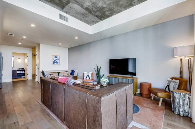 Luxury High-Rise 2BR on the 21st Floor | Rainey St