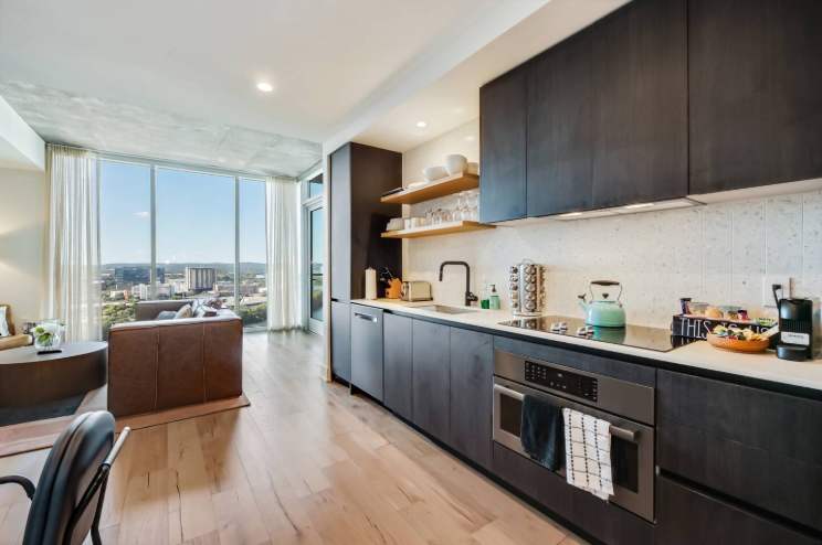 Luxury High-Rise 2BR on the 21st Floor | Rainey St