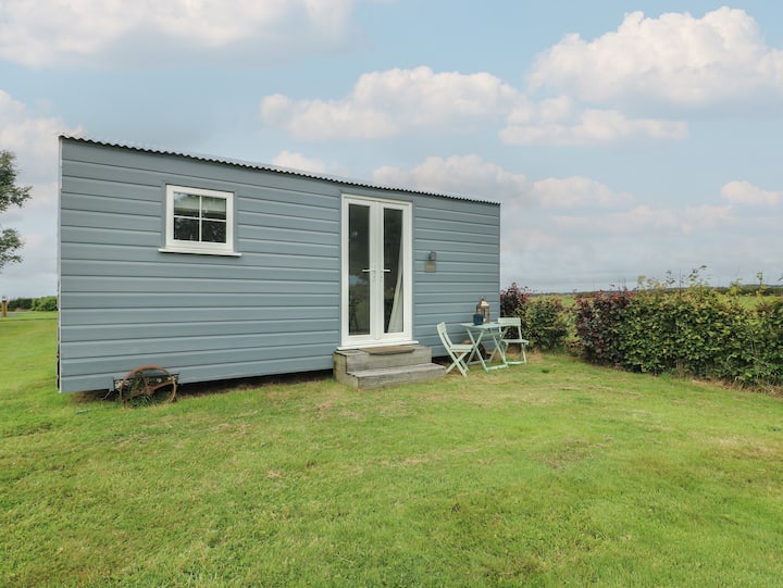 Seiriol Shepherds Hut - Anglesey