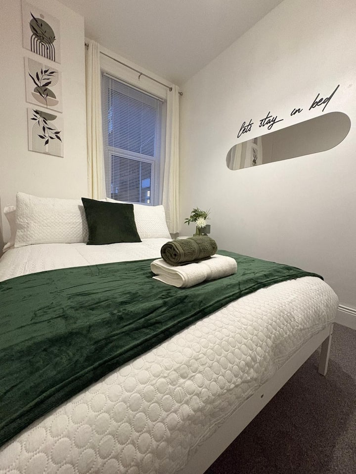 2br Stay For Insurance & Relocation Stays - Gateshead