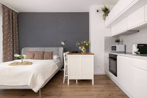 Popular Airbnb listing: Stylish Studio in Katowice | Parking | Balcony in Bogucice