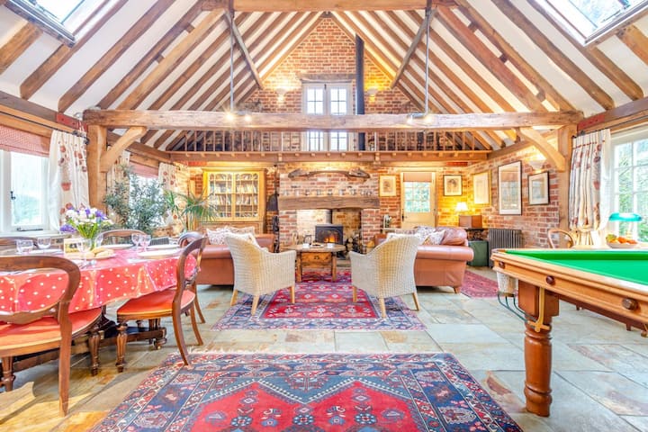 3 Bed In Dorking (Oc-b34703) - Dorking