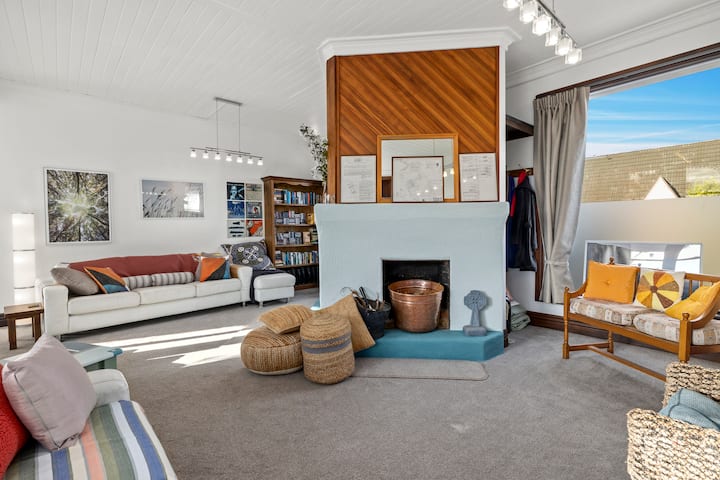 The Professor's Beach House - Brighton Home - Brighton
