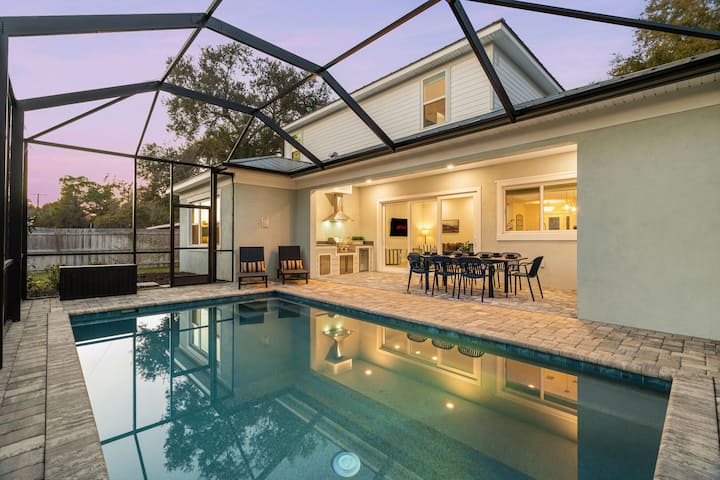 Blossom Bay | Heated Pool, Jura Coffee, Sleeps 10 - Sarasota, FL