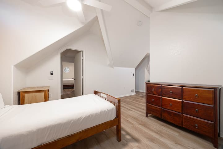 საძინებელი 3