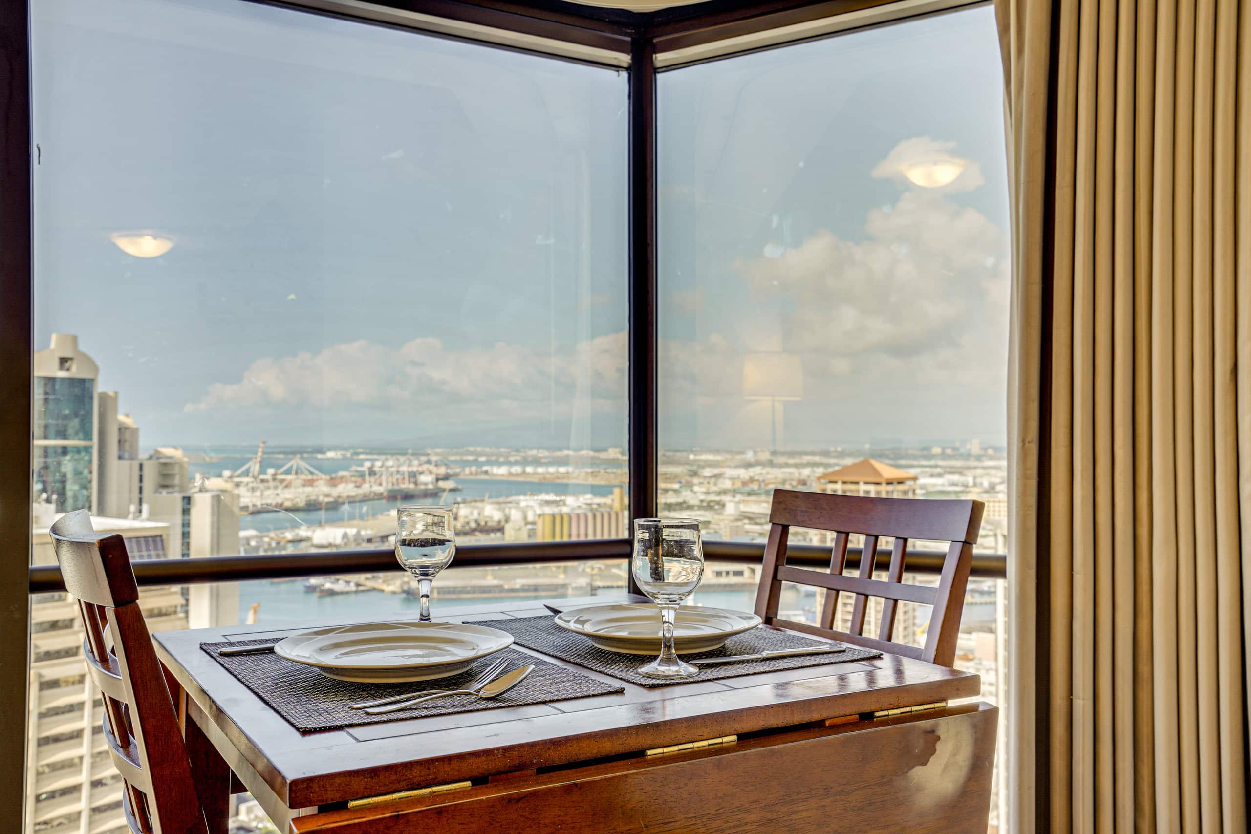 Free Parking Pool Harbor View Access Honolulu Gem! - Image 10