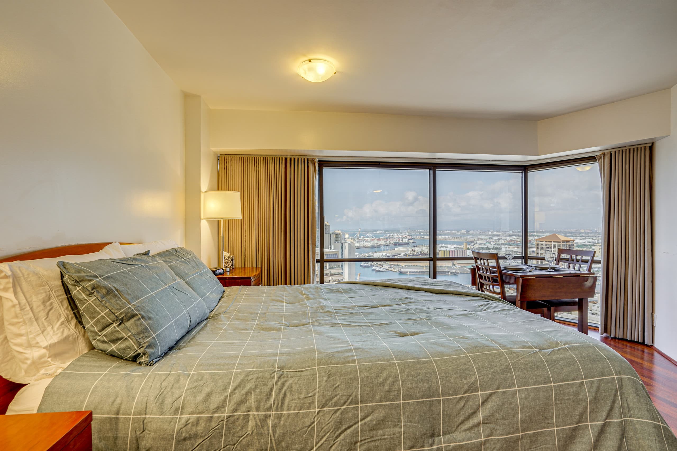 Free Parking Pool Harbor View Access Honolulu Gem! - Image 13