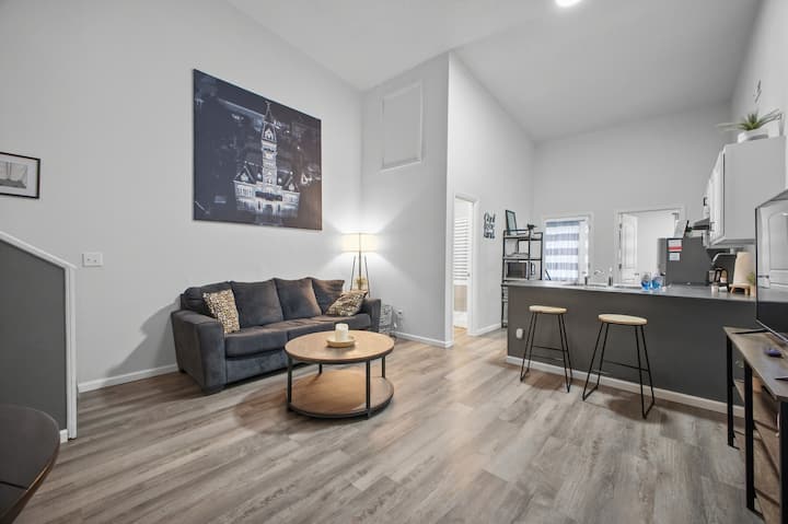 Market Street Social Suites - Maryville, MO