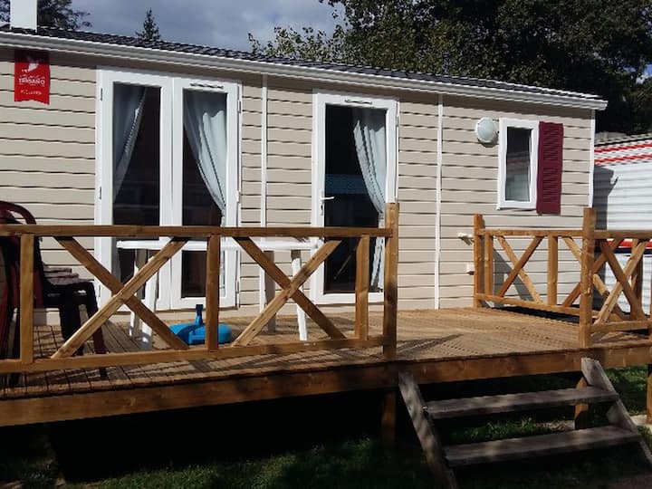 Camping Chazelles-sur-lyon, 3 Pièces, 4 Pers. - Saint-Galmier