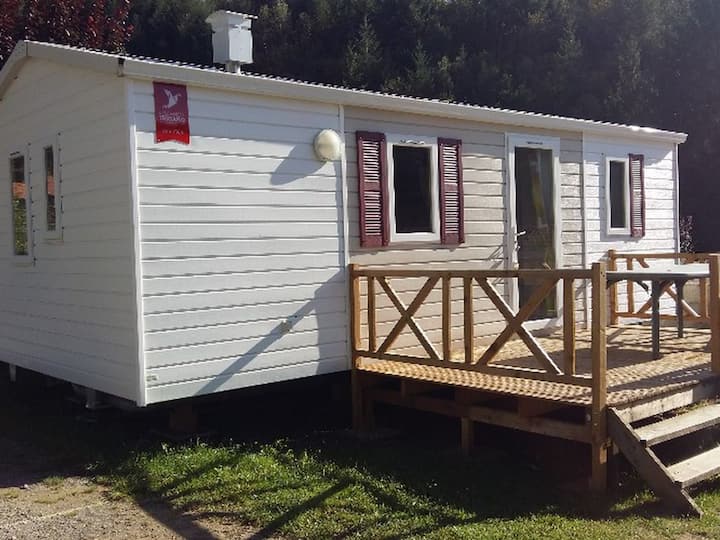 Camping Chazelles-sur-lyon, 4 Pièces, 6 Pers. - Saint-Galmier