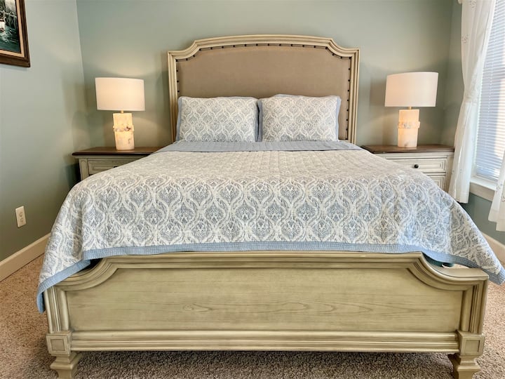 Spavaća soba 5 s bračnim krevetom (širine 150 – 179 cm) – 1. kat