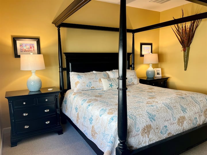 Glavna spavaća soba s bračnim krevetom