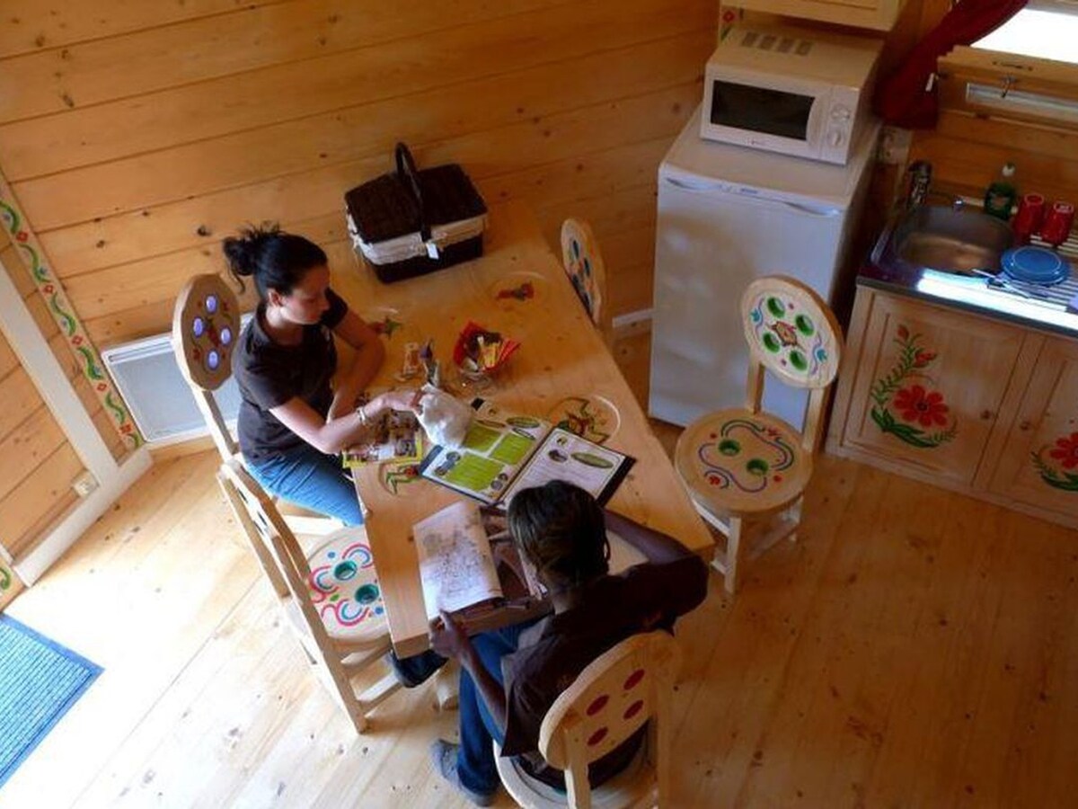 Cabane dans les Arbres n°1 — Nuit perchée à 8m au Domaine de Dienné à Dienné — cuisine