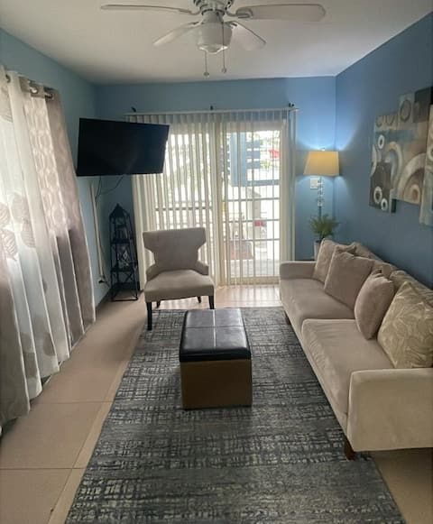 Oceanview 2BR/1BA - Unit 210 Ocean Villa