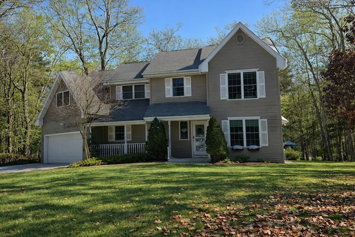 Half-acre Coastal Retreat- Hot Tub- Walk To Town! - York, ME