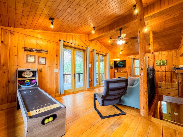 Smoky Mtn Hideaway | Hot Tub - Games - Mtn Views - Bryson City, NC