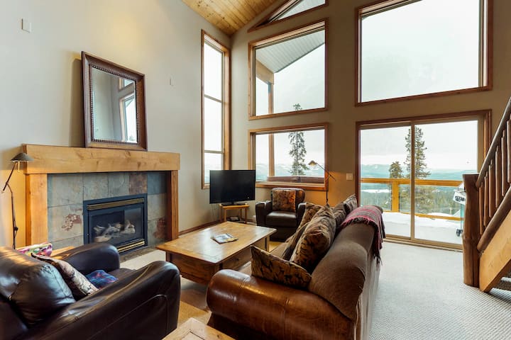 Arolla Chalet D - Big White Ski Resort, BC