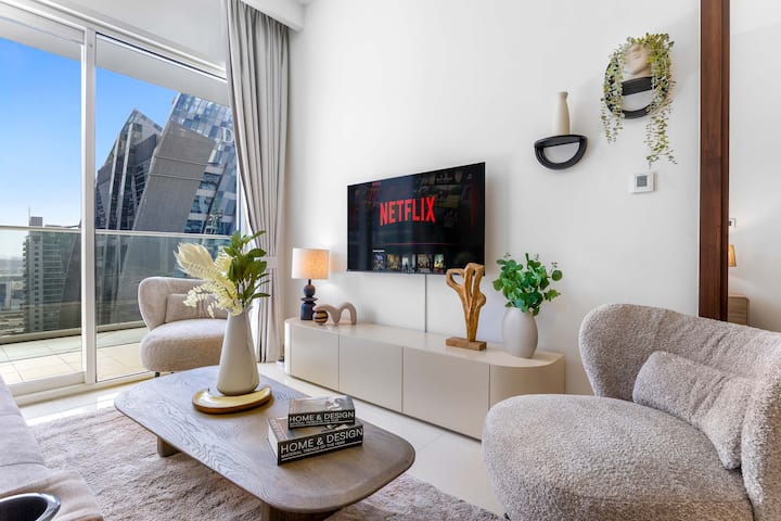 Modern 2br With Huge Balcony & Pool With Burj View - 두바이
