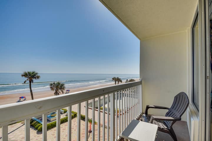 Beachfront Daytona Vacation Rental W/ Balcony - Daytona Beach