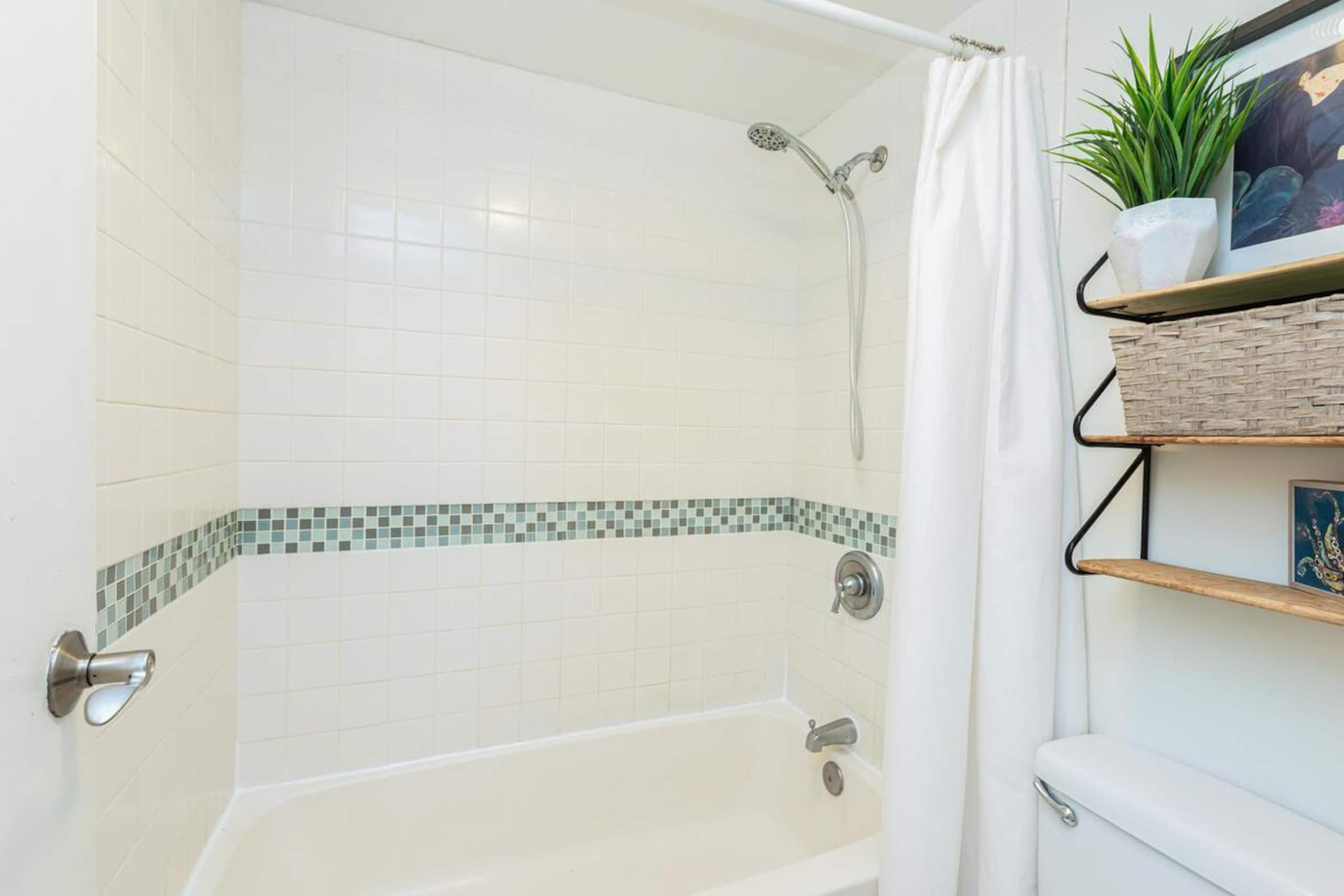 Condo in Princeville · ★4.92 · 1 bedroom · 2 beds · 1 bath - Image 16