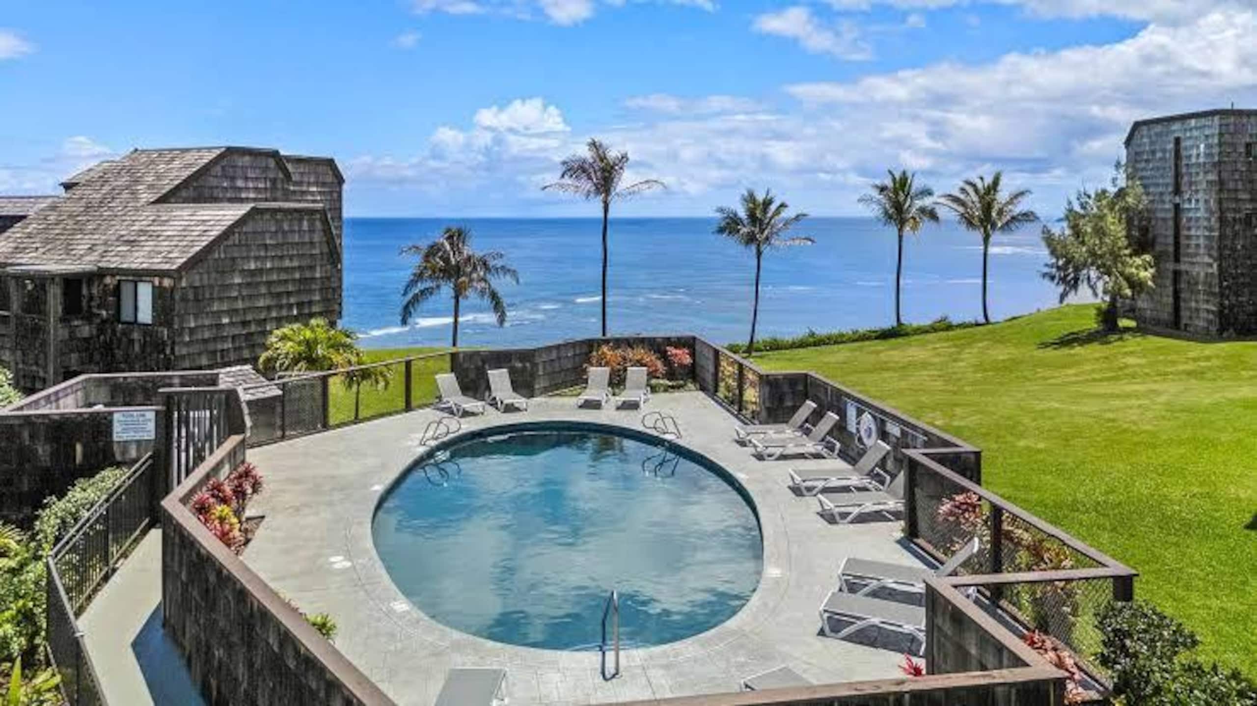 Condo in Princeville · ★4.92 · 1 bedroom · 2 beds · 1 bath - Image 12