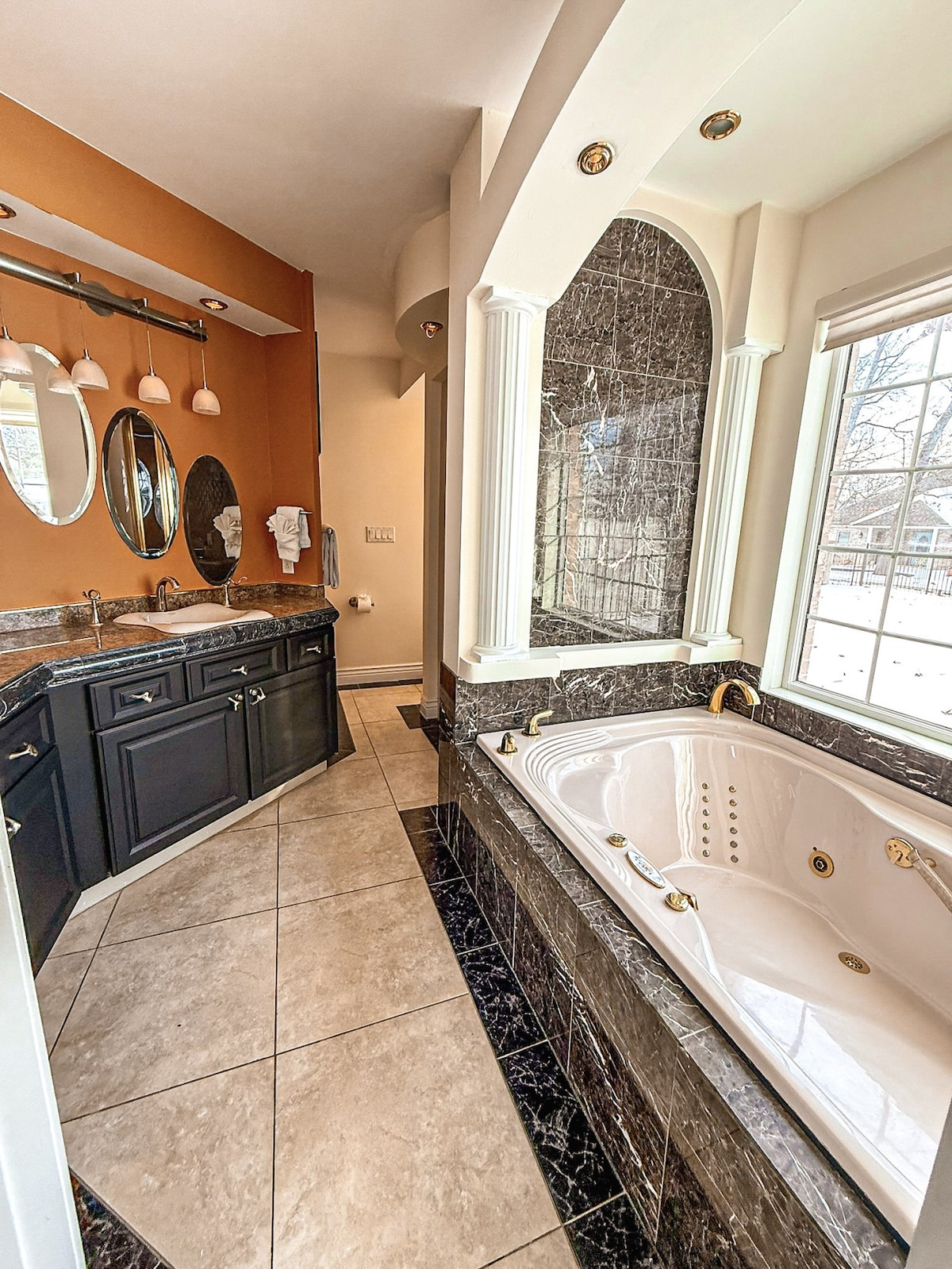 Lakefront Mansion | SwimSpa, Dock & Scenic Views photo 22