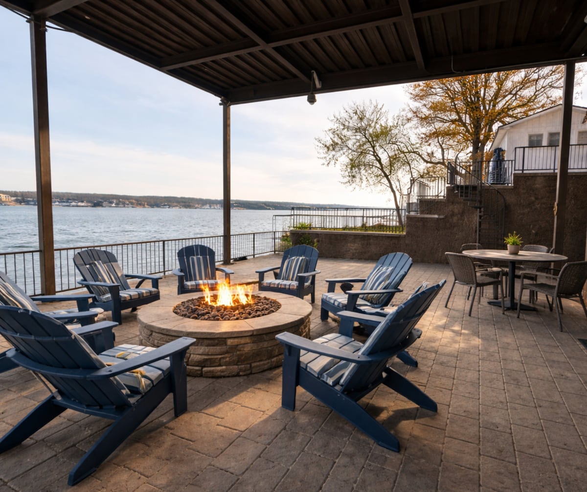 Lakefront Mansion | SwimSpa, Dock & Scenic Views photo 9