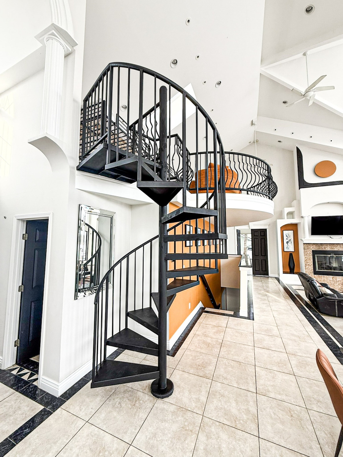 Lakefront Mansion | SwimSpa, Dock & Scenic Views photo 20