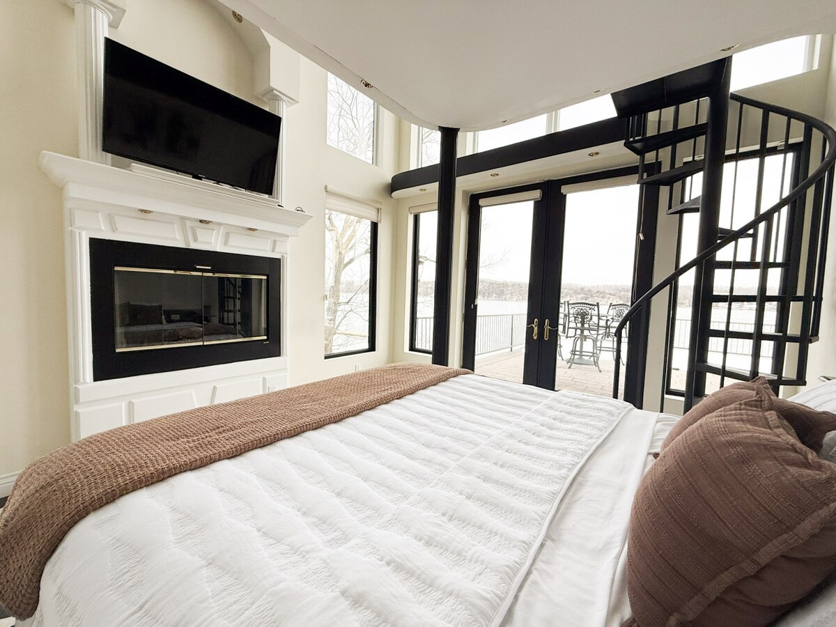 Lakefront Mansion | SwimSpa, Dock & Scenic Views photo 13