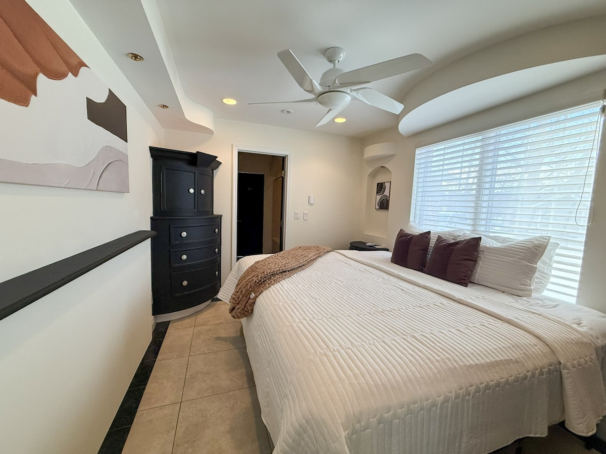 Lakefront Mansion | SwimSpa, Dock & Scenic Views photo 15