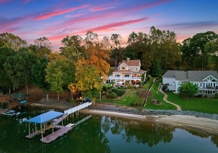 Lakefront Escape W/ Pool, Hot Tub & Dock - Mooresville, NC