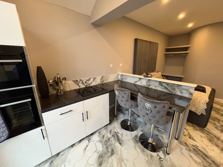 The Norwich Hideaway - Private Hot Tub - Wymondham