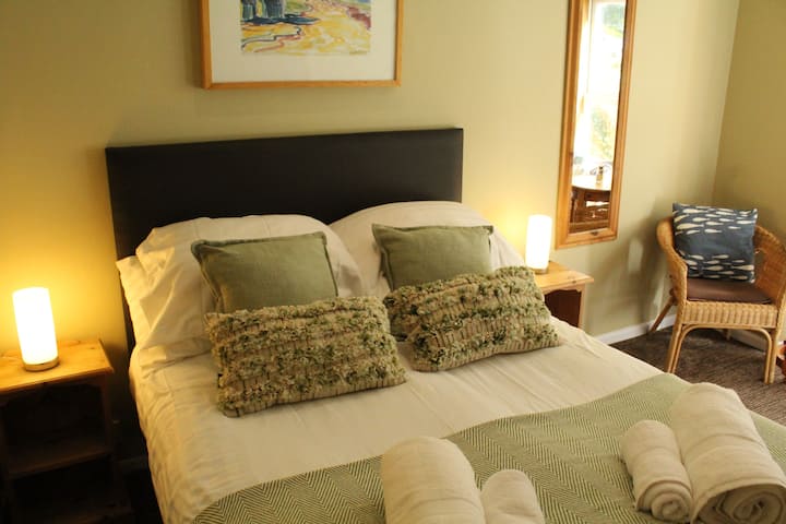 Double-standard-sdb Privée Avec Douche-vue Sur La - Polperro