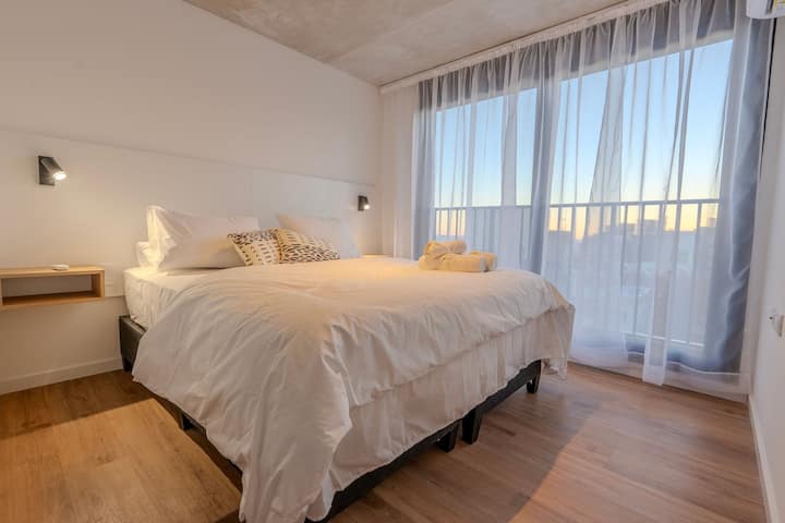 Apartamento Tranquilo En La Ciudad Con Cochera - Montevideo
