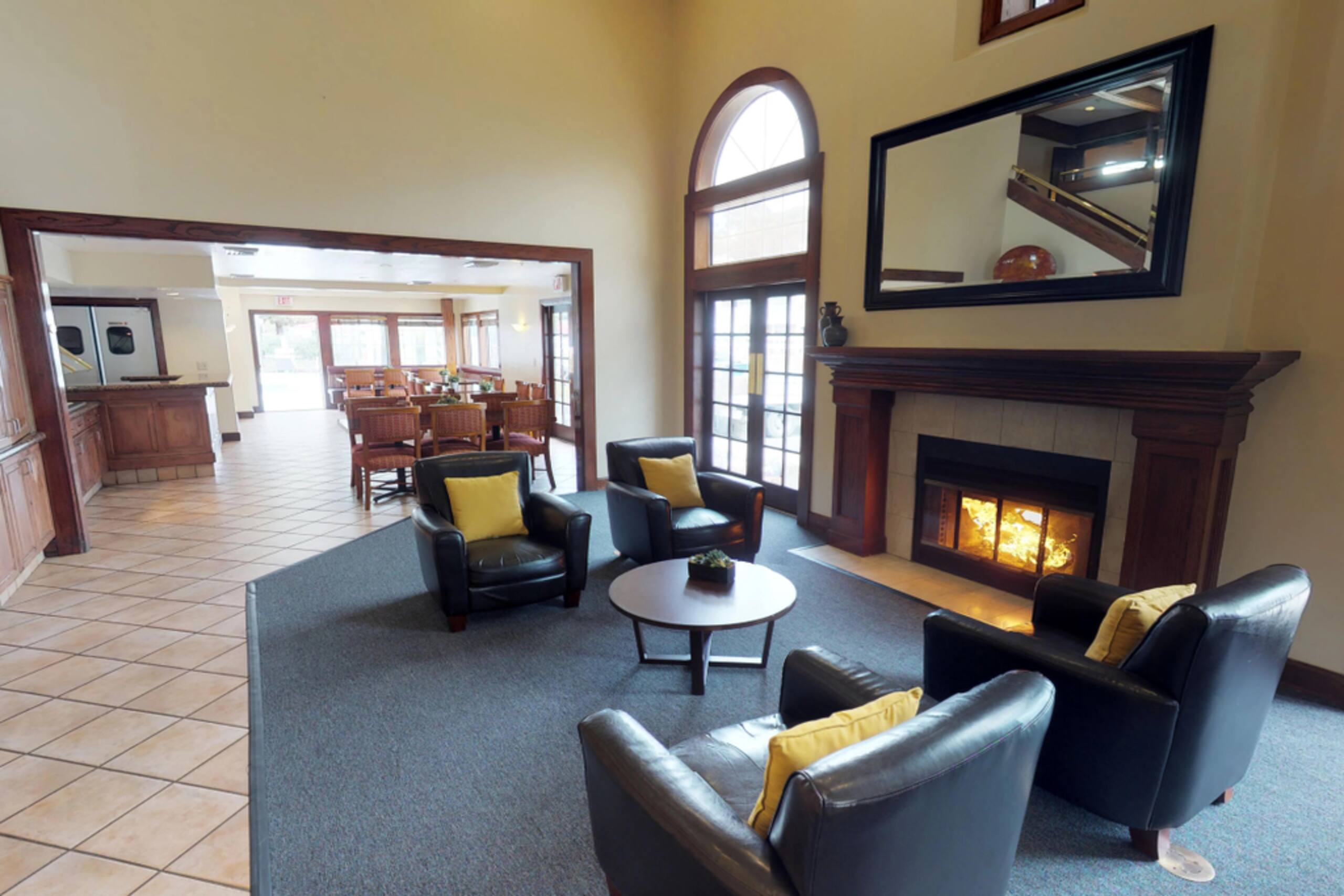 3-Room Hotel Block, Pool, Lake, Pet-Friendly - Photo 28